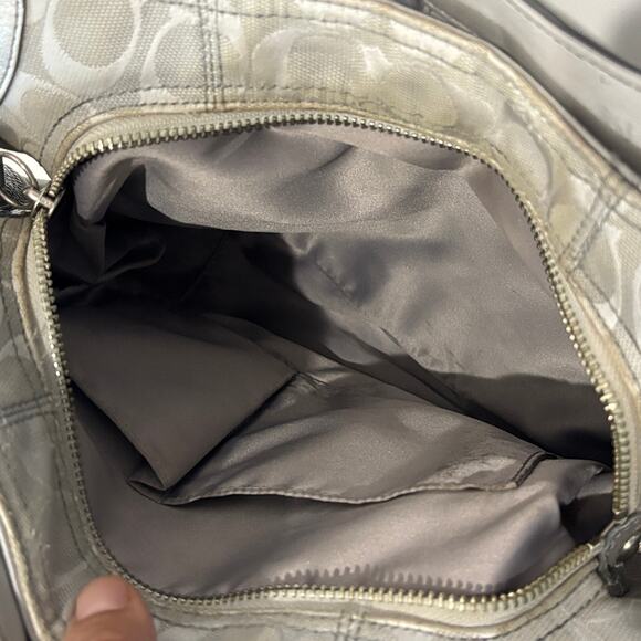 Coach Madison Maggie Circle Appliqué Hobo – Style 18824 - Picture 5 of 7